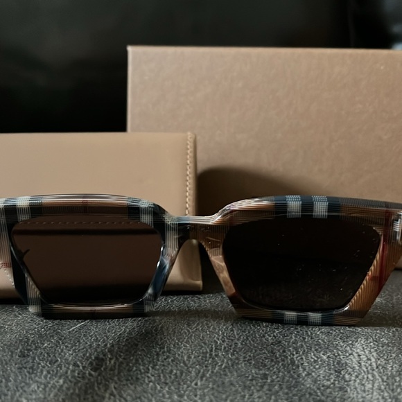 Brand new authentic Burberry sunglasses - Picture 6 of 7